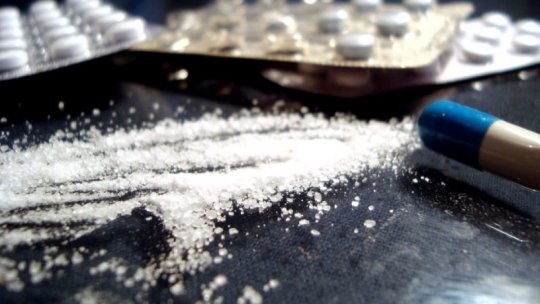Consumul de substanţe interzise reprezintă o problemă şi este nevoie de strategii bine gândite pentru ca tinerii să nu mai fie atraşi de acestea