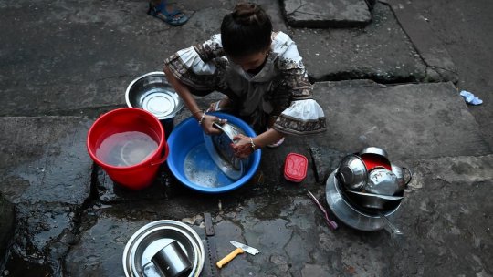 Peste 2 miliarde de oameni trăiesc fără apă potabilă acasă