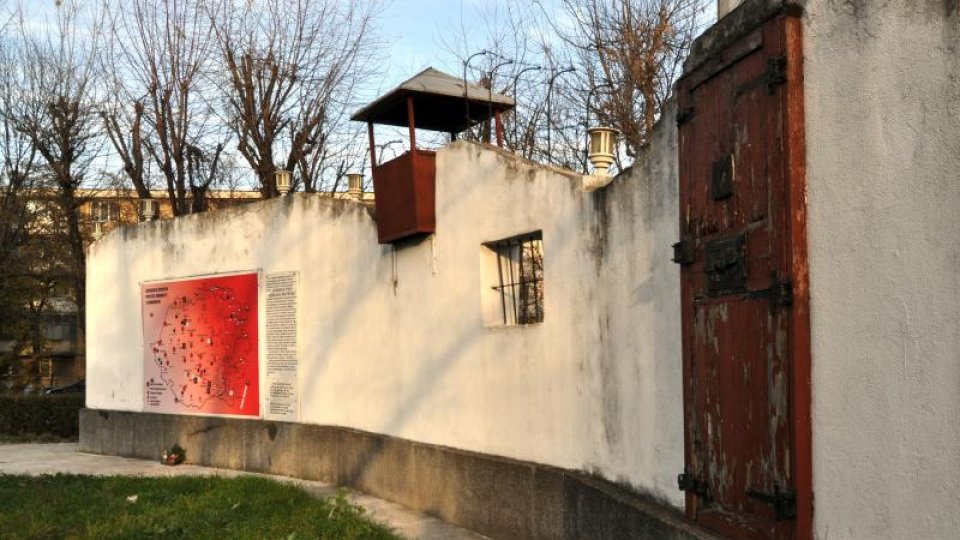 Expoziţia "Fenomenul Piteşti - Adevărata faţă a Comunismului în România" s-a deschis la Memorialul Revoluţiei din Timişoara