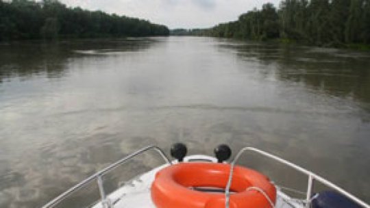 O șalupă-ambulanță care naviga pe brațul Chilia al Dunării s-a izbit de mal