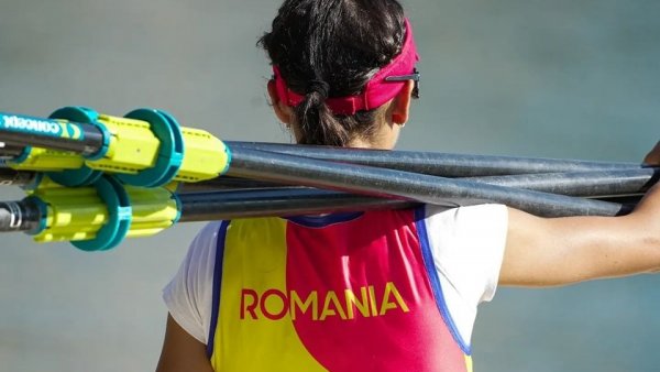 Barca feminină de 8+1, bronz la Varese