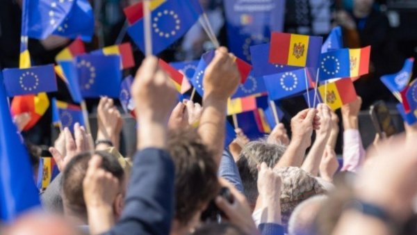 Referendumul privind aderarea Republicii Moldova la UE respectă Constituția țării