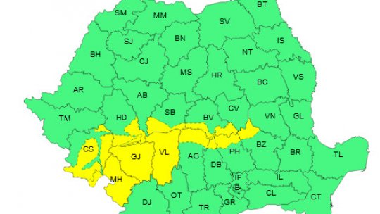 Cod galben de ploi şi vânt puternic în 12 județe