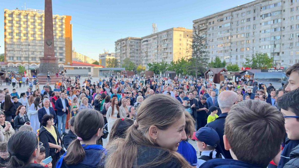 Concursul mondial de robotică: Campionii au ajuns acasă, la Focșani