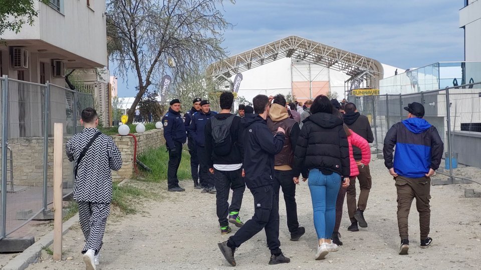 Peste 5.000 de tineri din ţară sunt așteptați la festivalul de muzică din Costineşti