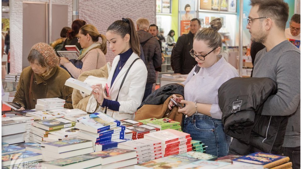 Târgul de Carte Gaudeamus Radio România continuă în Piaţa Unirii din Cluj-Napoca