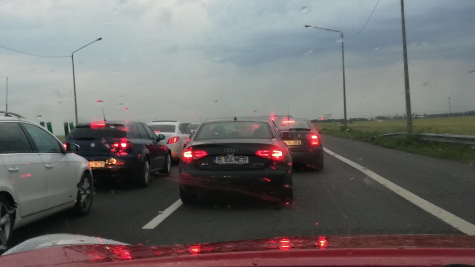 Traficul rutier a fost aglomerat, mai ales către destinaţiile turistice