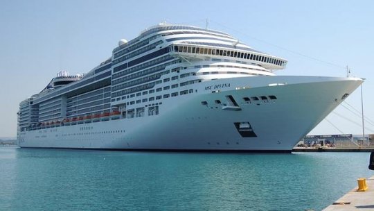 Peste 300 de turiști străini au sosit în Portul Constanța cu două nave fluviale de croazieră