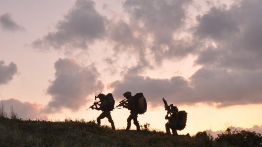 Forţele israeliene s-au confruntat ieri cu militanţi palestinieni în mai multe părţi ale Fâşiei Gaza