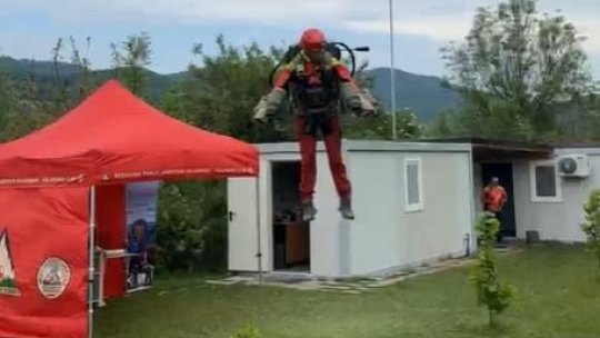 VIDEO: Aparat de zbor autonom, testat de DSU