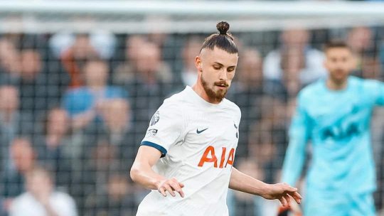 Radu Drăgușin, titular din nou la Tottenham