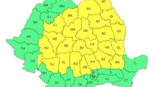 Ploi consistente, descărcări electrice şi vijelii, până joi seara, în 25 de judeţe