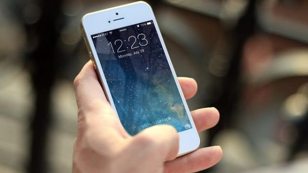 Vânzările de telefoane iPhone au scăzut cu 10% în primul trimestru al anului