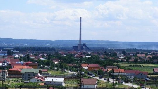 Tineri reţinuţi după ce ar fi provocat un incendiu în Târgu Jiu