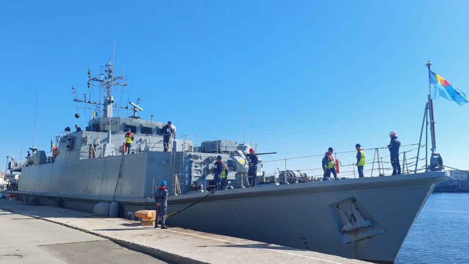 România preia comanda unei grupări navale NATO care activează în Marea Mediterană