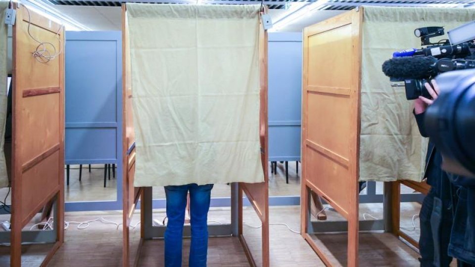 Prezenţă slabă la vot a românilor din Bruxelles în prima parte a zilei