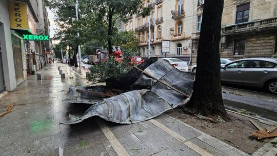 Circulația se desfăşoară cu dificultate pe Bulevardul Mihail Kogalniceanu din Capitală