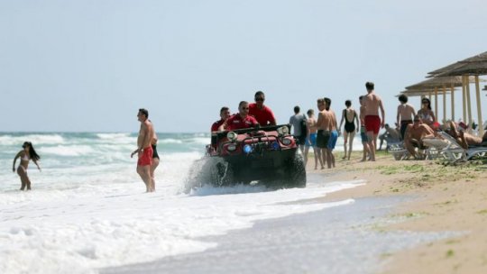 Recomandările medicilor pentru turiştii de pe litoral