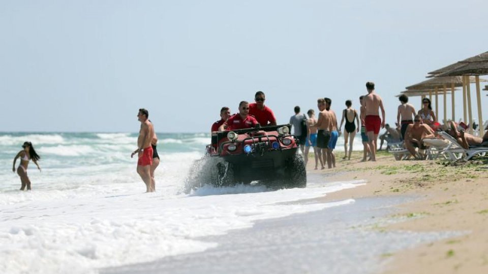 Recomandările medicilor pentru turiştii de pe litoral