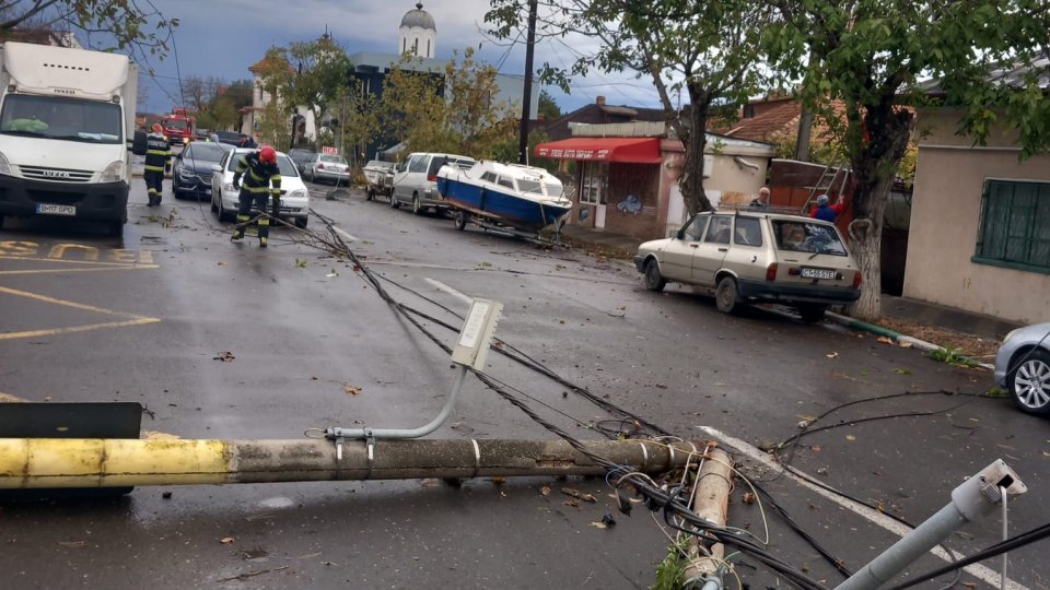 Cod portocaliu de averse torenţiale în zone din judeţele Ialomiţa, Buzău, Prahova şi Ilfov