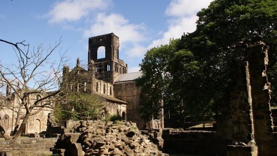 Consulul general al României la Manchester monitorizează situaţia familiei de români implicate în incidentele de la Leeds