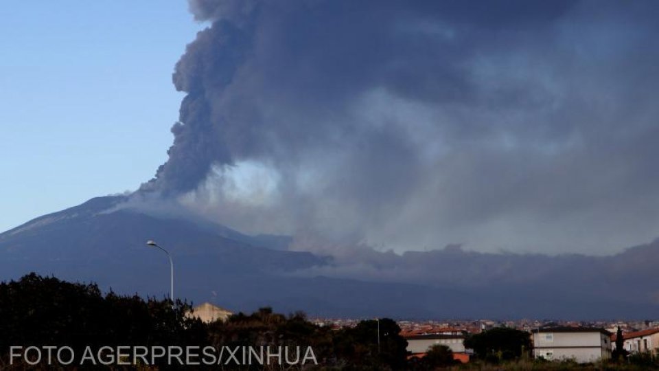 Vulcanul Etna din Sicilia este în plină erupţie