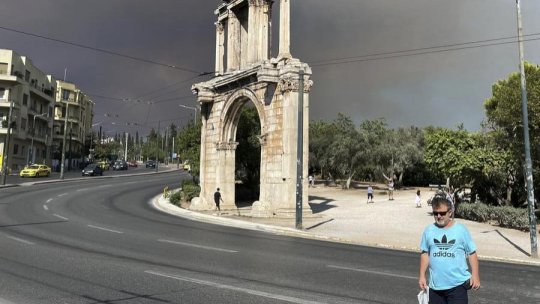 Incendii pe zece mii de hectare din apropierea capitalei elene Atena