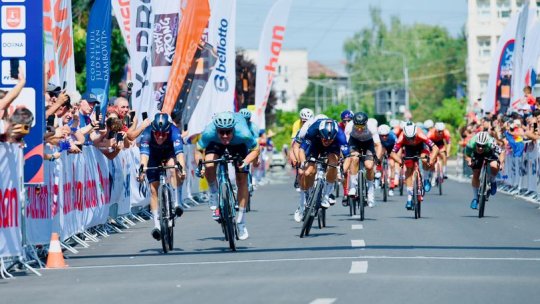 Lider nou în Mica Buclă