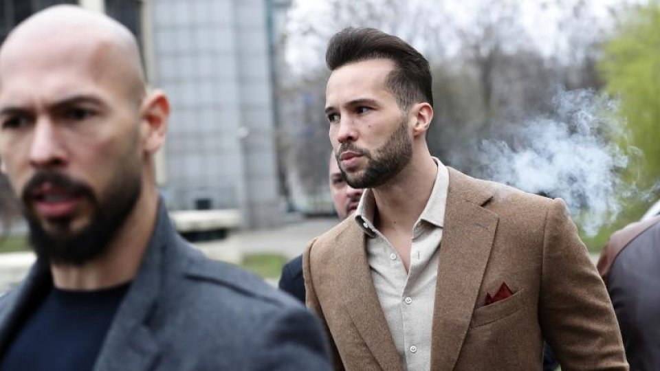 Fraţii Andrew şi Tristan Tate au fost reţinuţi aseară pentru 24 ore de procurorii DIICOT într-un nou dosar