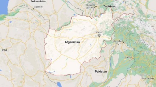 Zeci de femei afgane protestează online