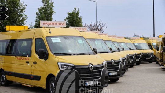 În Republica Moldova au fost distribuite primele autobuze şcolare achiziţionate cu ajutorul României