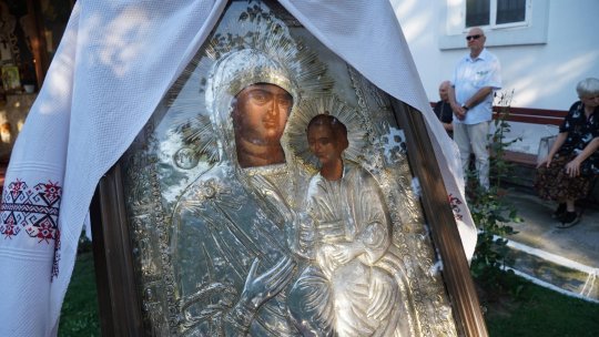 Galați: Procesiune cu Icoana Maicii Domnului de la Mănăstirea Adam