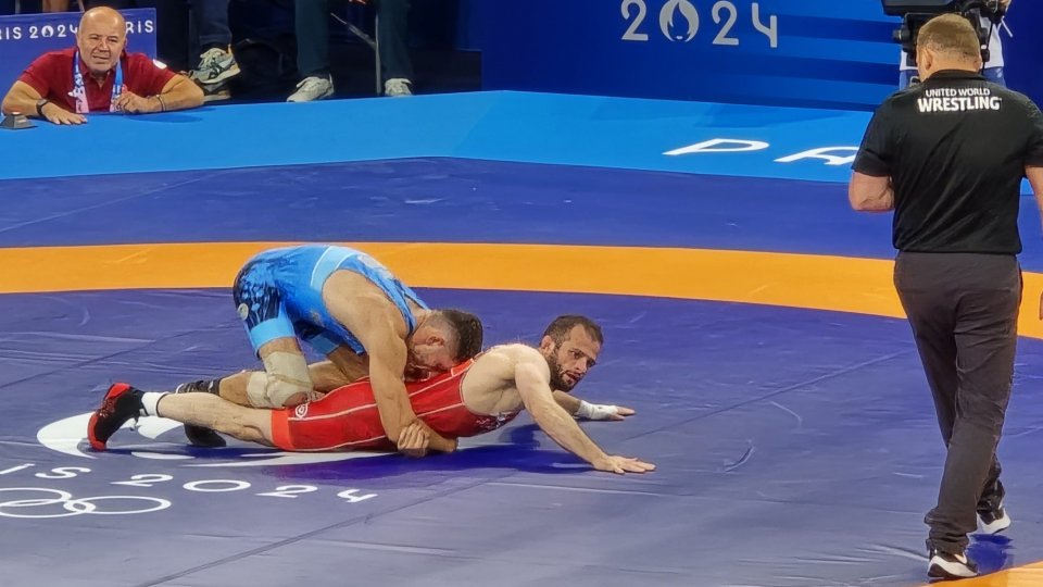 UPDATE JO Paris 2024: Răzvan Arnăut învins în sferturi la 60 kg, la lupte greco-romane, de dublul campion mondial, Sharshenbekov