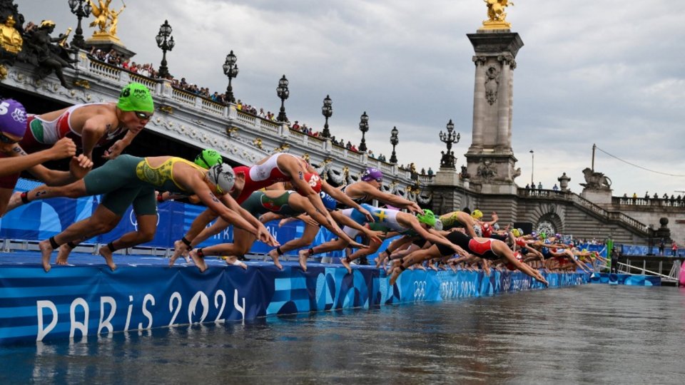 JO Paris 2024: "Nu putem face nicio legătură" între sportivii bolnavi și calitatea apei Senei