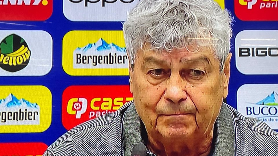 Mircea Lucescu a revenit pe banca tehnică a României