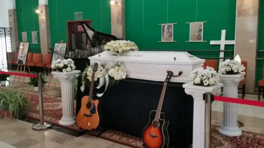 Cei care doresc să îşi ia rămas bun de la Nicu Covaci sunt aşteptaţi la Filarmonica Banatul din Timişoara