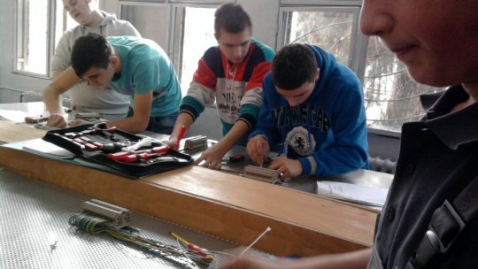 Învăţământul profesional, atractiv pentru adolescenţi