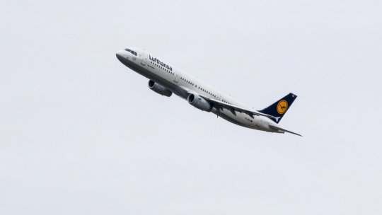 Egiptul a informat companiile sale aeriene să evite spațiul aerian al Iranului joi dimineaţă