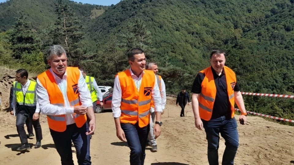 Lucrările la autostrada A7 de legătură între Moldova şi Muntenia "avansează în ritmul stabilit"