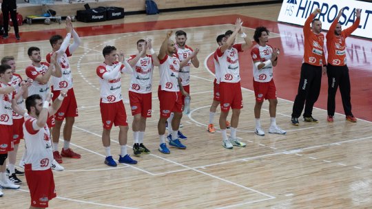 Dinamo câștigă primul meci din Liga Campionilor la handbal masculin