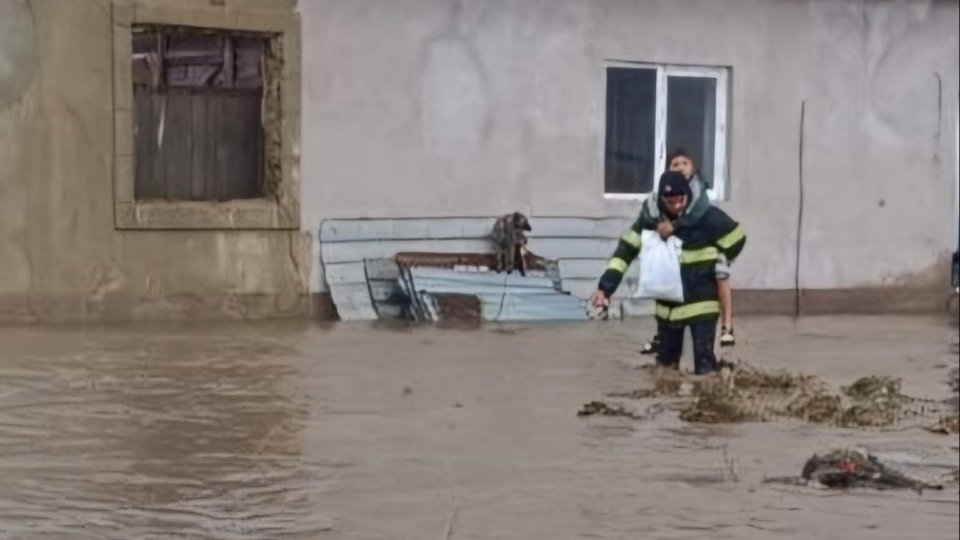 Premierul Marcel Ciolacu a anunţat demararea unui proiect de construcţia unui baraj de protecţie în judeţul Galaţi