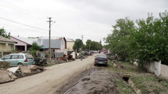 Sinistraţii din Galaţi estimează că situaţia lor nu se va îmbunătăţi prea curând, deşi au primit sprijin