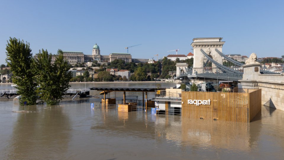 Autoritățile din Ungaria în alertă. Dunărea a ieșit din matcă la Budapesta