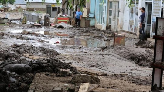 Ajutoare pentru familiile afectate de inundaţii din judeţul Galaţi