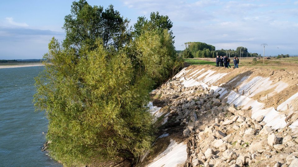 Continuă monitorizarea Dunării