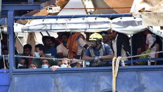21 de migranţi, între care trei copii, sunt dispăruţi în urma unui naufragiu în Marea Mediterană