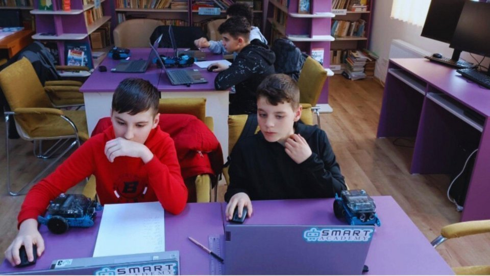 Aproximativ trei milioane de elevi încep cursurile noului an şcolar