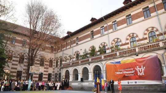 Înalţi oficiali ai statului au fost prezenţi la ceremoniile de deschidere a noului an şcolar