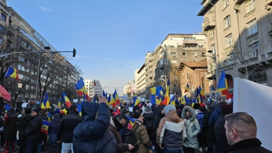 FOTO și VIDEO: Continuă protestul organizat de AUR în Piaţa Universităţii din București