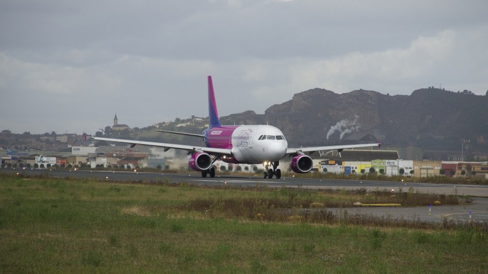 Wizz Air reia zborurile către Tel Aviv din București și Iași